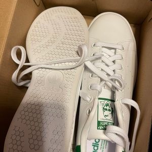 Brand New Stan Smith adidas size 8 women’s